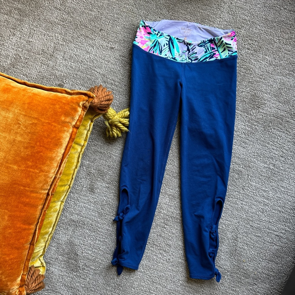 Lilly Pulitzer Blue Leggings with Tropical Print Waistband